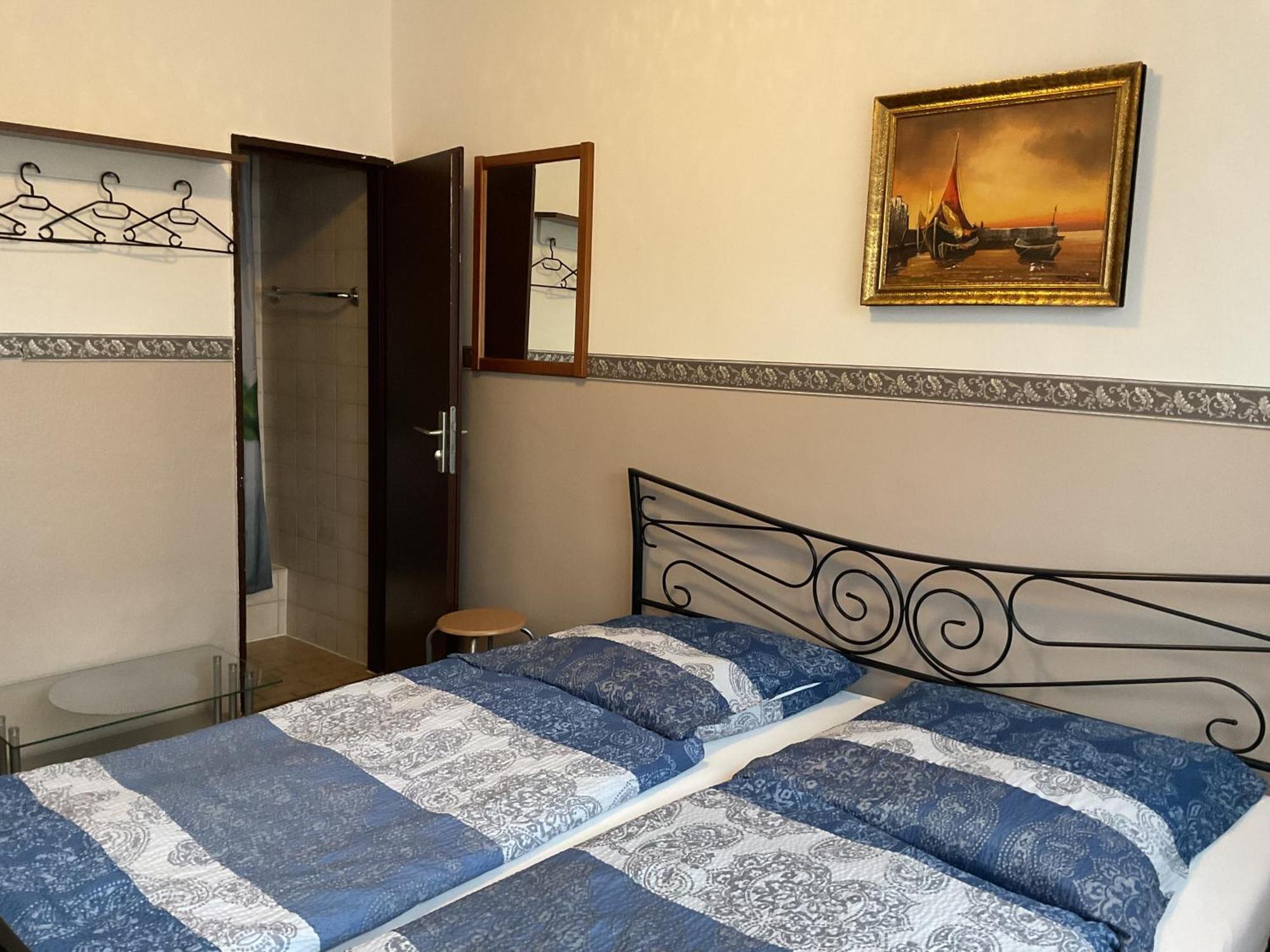 Pension&Hostel Anna - Monteurzimmer Мюнхен Экстерьер фото